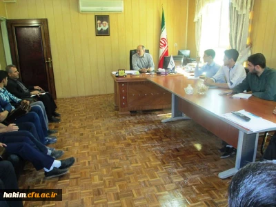 در روز دوشنبه 7/7/93 

جلسه سرپرست پردیس با اعضای بسیج برگزار گردید