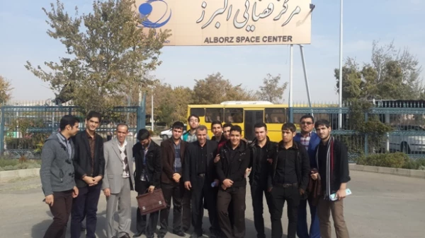 بازدید دانشجومعلمان پردیس حکیم فردوسی از مرکز فضایی البرز 2