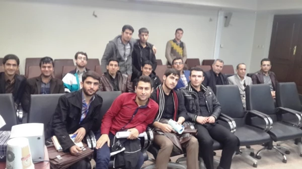 بازدید دانشجومعلمان پردیس حکیم فردوسی از مرکز فضایی البرز 3