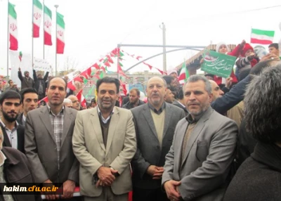 شرکت مسوولان و دانشجویان پردیس در راهپیمایی 22 بهمن