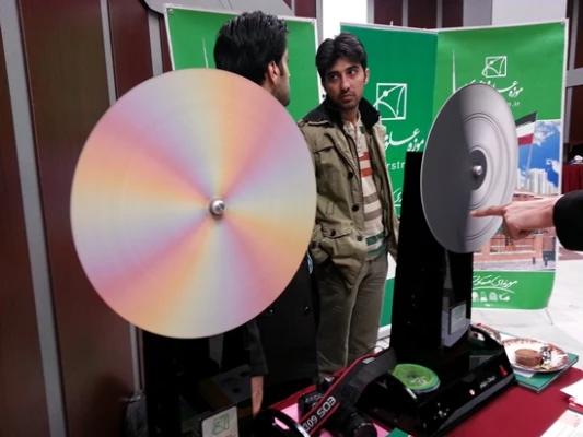 حضور دانشجومعلمان فیزیک در همایش نورشناسی در جهان اسلام 2