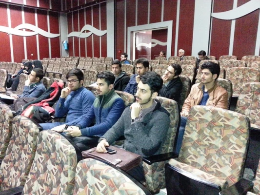 حضور دانشجومعلمان فیزیک در همایش نورشناسی در جهان اسلام 3