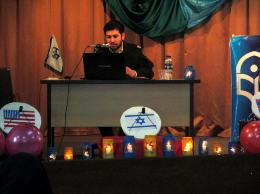 شرکت شماری از دانشجویان پردیس در همایش شبکه های مجازی 4