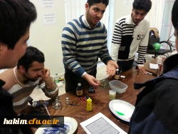 اقدام دانشجویان فیزیک در انجام آزمایش برای دانش آموزان