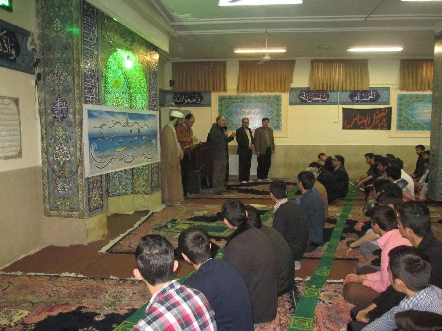 اهدا جوایز و لوح سپاس به تیم های برگزیده مسابقات ورزشی