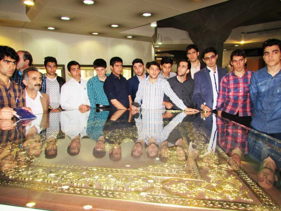 دومین بازدید دانشجومعلمان پردیس از کتابخانه ملی 3