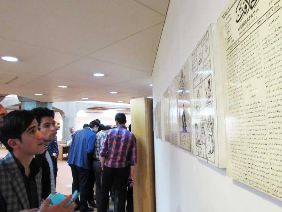 دومین بازدید دانشجومعلمان پردیس از کتابخانه ملی 9