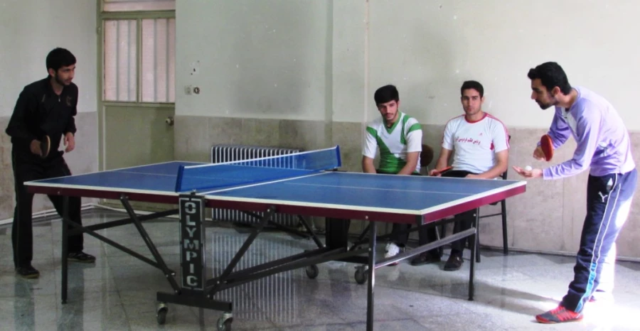 به مناسبت هفته معلم و گرامیداشت ولادت امام علی (ع):

برگزاری مسابقات پینگ پنگ 2