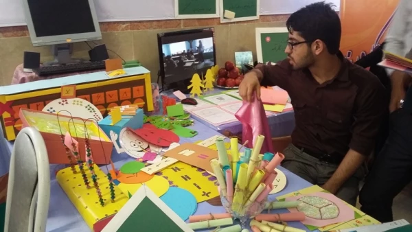 بازدید دانشجومعلمان از نمایشگاه دستاوردهای علمی-مهارتی دانشجومعلمان و استادان پردیس امیرکبیر 6