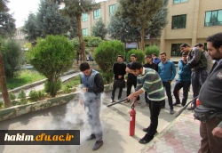 برگزاری کلاس آموزش اطفاء حریق اعضاء دانشجویی کانون جمعیت هلال احمر پردیس
 4