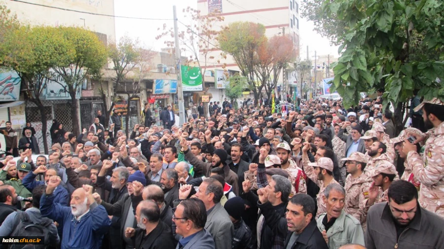 حضور دانشجویان و کارکنان پردیس در مراسم تشییع پیکر مطهر مدافع حرم
 2