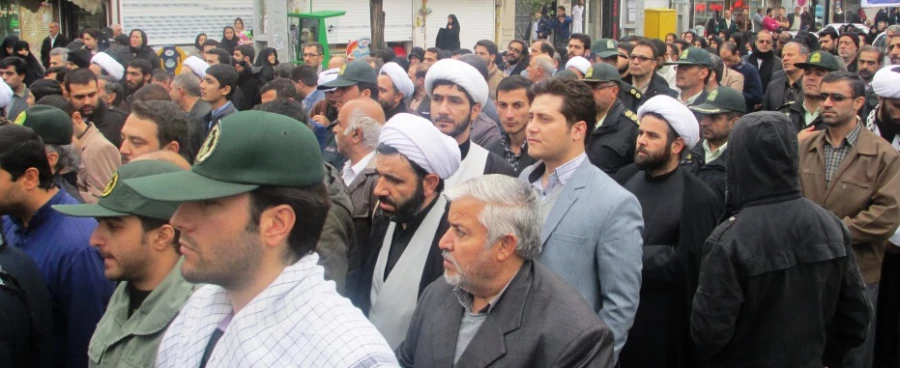 حضور دانشجویان و کارکنان پردیس در مراسم تشییع پیکر مطهر مدافع حرم
 3