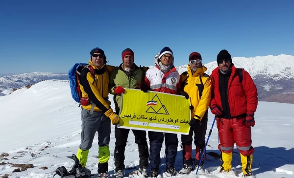 شرکت دبیر کانون های هلال احمر و کوهنوردی پردیس در صعود سراسری طالقان 2
