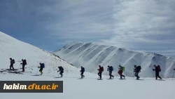 صعود مسئول گروه کوهنوردی پردیس حکیم فردوسی به قله سکه نو 2