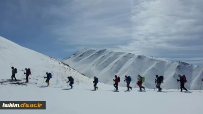 صعود مسئول گروه کوهنوردی پردیس حکیم فردوسی به قله سکه نو