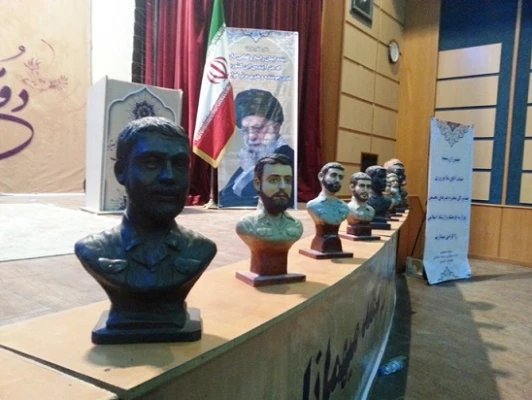 بازدید اعضای کانون هنر پردیس  از دومین جشنواره هنرهای تجسمی استان البرز
 2