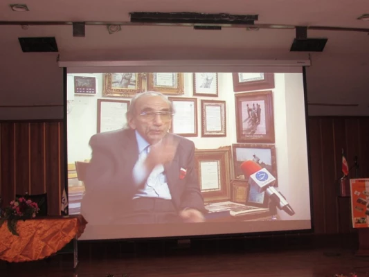 حضور دکتر پرویز کردوانی استاد برتر، چهره ماندگار در رشته جغرافیا و پدر کویرشناسی ایران  در نشست تخصصی با عنوان "   نقش آموزش در حل چالش­های زیست محیطی ایران (بحران آب)" با همت انجمن علمی جغرافی در پردیس حکیم فردوسی 15