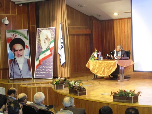 حضور دکتر پرویز کردوانی استاد برتر، چهره ماندگار در رشته جغرافیا و پدر کویرشناسی ایران  در نشست تخصصی با عنوان "   نقش آموزش در حل چالش­های زیست محیطی ایران (بحران آب)" با همت انجمن علمی جغرافی در پردیس حکیم فردوسی 17