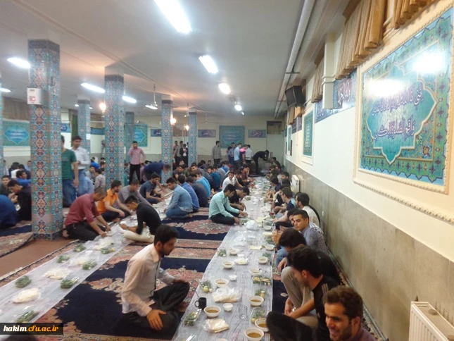 برگزاری ضیافت افطاری در پردیس، با حضور مسئولین شهری، دانشگاه، اساتید و دانشجویان 3