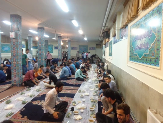 برگزاری ضیافت افطاری در پردیس، با حضور مسئولین شهری، دانشگاه، اساتید و دانشجویان 3