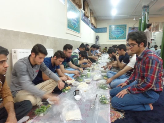 برگزاری ضیافت افطاری در پردیس، با حضور مسئولین شهری، دانشگاه، اساتید و دانشجویان 4