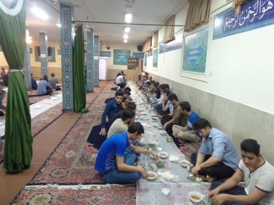 برگزاری ضیافت افطاری در پردیس، با حضور مسئولین شهری، دانشگاه، اساتید و دانشجویان 8
