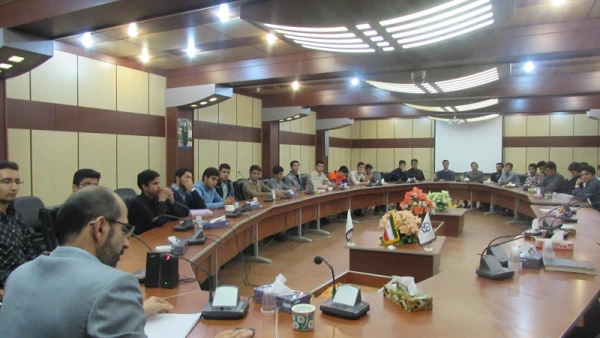 گزارش نشست سرپرست شبانه روزی پردیس با دانشجویان ورودی 95 2