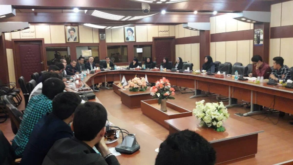 نشست صمیمی دانشجویان با کادر معاونت آموزشی و اعضای گروه آموزشی 2