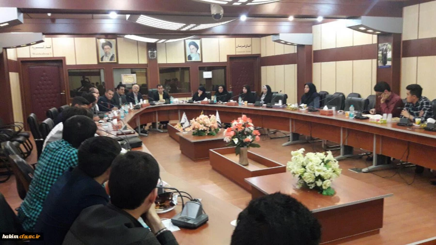 نشست صمیمی دانشجویان با کادر معاونت آموزشی و اعضای گروه آموزشی 2