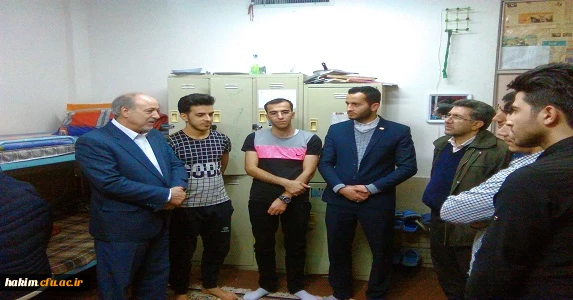 بازدید جناب آقای دکتر صالحی از سراهای دانشجویی پردیس حکیم فردوسی البرز
 3