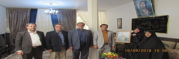 دیدار مسئولین پردیس با خانواده های معظم شهداء
 2