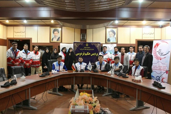 کانون هلال احمر پردیس حکیم فردوسی با هلال احمرشهرستان فردیس تفاهم نامه امضاء کرد
 2