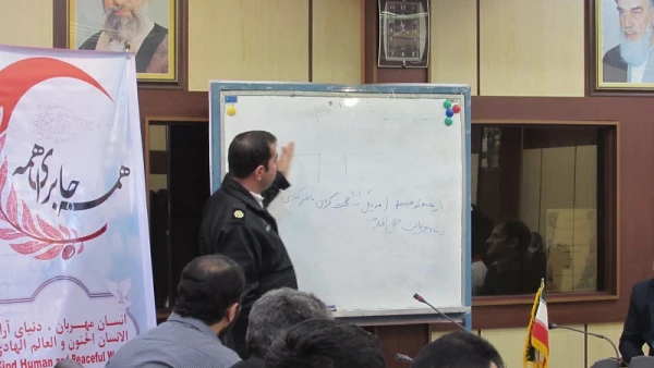 کارگاه آموزشی «ترافیک و تصادف» و «ایمنی و سلامت در سفر» در پردیس حکیم فردوسی البرز برگزار شد

 2