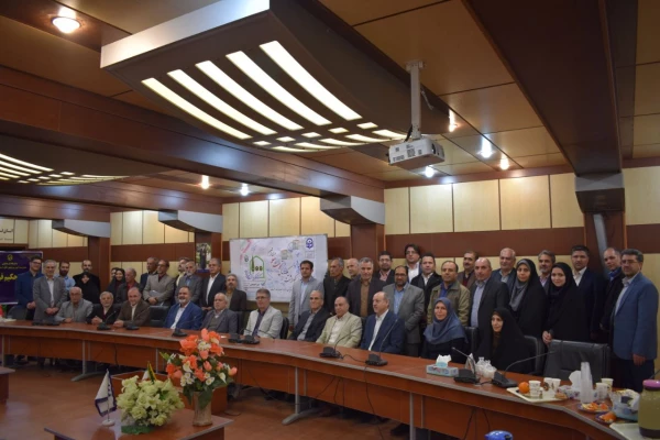 رونمایی تمبر نکوداشت یکصدمین سال تربیت معلم در ایران

 3