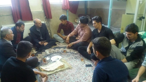 نشست صمیمی دکتر صالحی با دانشجویان مناطق سیل زده استان گلستان
 2