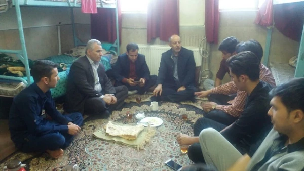 نشست صمیمی دکتر صالحی با دانشجویان مناطق سیل زده استان گلستان
 3