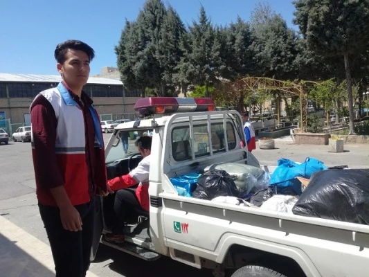 کمک های مردمی پردیس حکیم فردوسی به سیل زدگان به هلال احمر تحویل گردید                  

 2