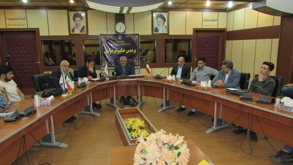 در حکیم فردوسی برگزار شد:

نشست "بررسی قوانین و آئین نامه های فرهنگی مدارس"

 3