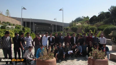 دانشجو معلمان پردیس حکیم فردوسی از باغ موزه­ی انقلاب اسلامی و دفاع مقدس بازدید کردند.

