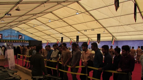 دانشجو معلمان پردیس حکیم فردوسی از باغ موزه­ی انقلاب اسلامی و دفاع مقدس بازدید کردند.

 3