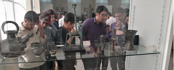 دانشجو معلمان ورودی 98 از موزه ملی ایران بازدیدکردند
 2