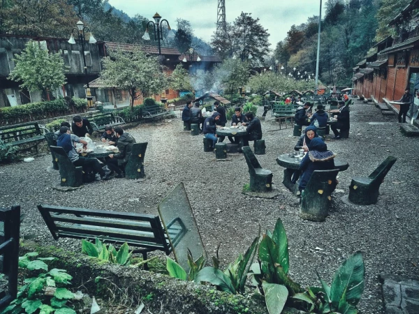 بازدید علمی دانشجویان علوم اجتماعی از قلعه رودخان فومن

 4