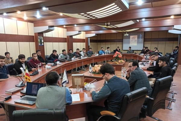 برگزاری نشست معرفی کتاب کاریز در ایران و شیوه­ های سنتی بهره­ گیری از آن

 3