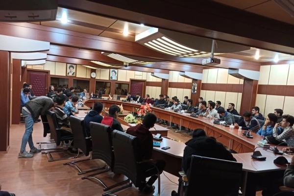 برگزاری نشست معرفی کتاب کاریز در ایران و شیوه­ های سنتی بهره­ گیری از آن

 5