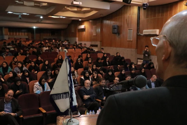 برگزاری مراسم گرامیداشت هفته پژوهش

 5