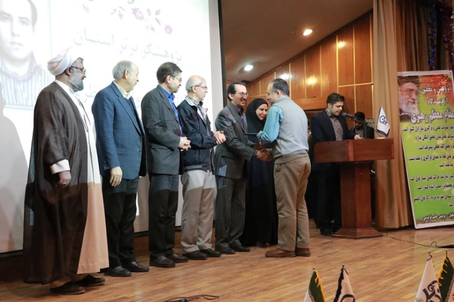 برگزاری مراسم گرامیداشت هفته پژوهش

 9