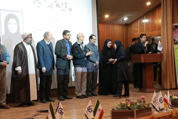 برگزاری مراسم گرامیداشت هفته پژوهش

 11