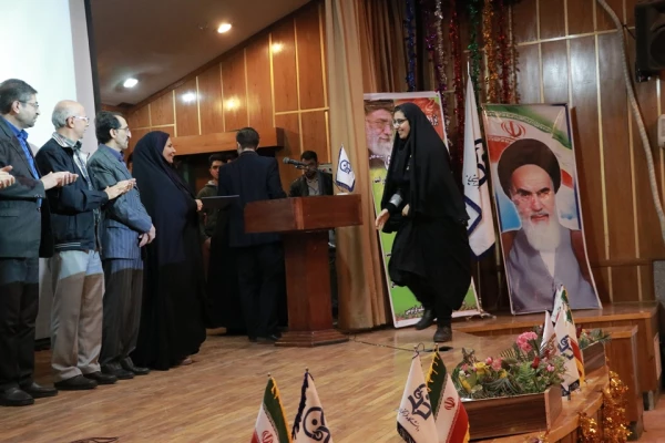 برگزاری مراسم گرامیداشت هفته پژوهش

 14