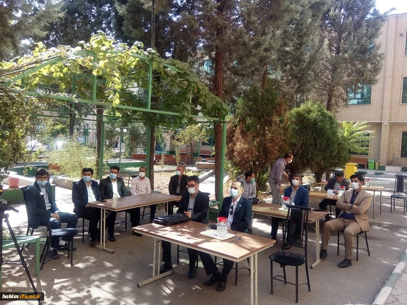 مراسم تجلیل از رزمندگان و خانوادهای معظم شهدای پردیس،  و رونمایی از کتاب "مقر گردویی" نوشته دانشجومعلم پردیس علیرضا کریمی  5