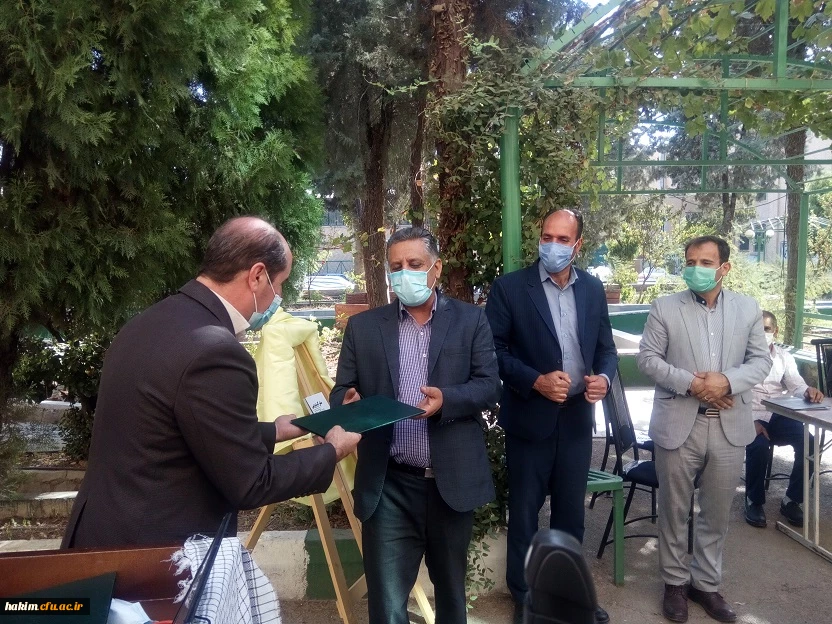 مراسم تجلیل از رزمندگان و خانوادهای معظم شهدای پردیس،  و رونمایی از کتاب "مقر گردویی" نوشته دانشجومعلم پردیس علیرضا کریمی  11